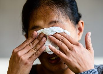 Maid cries because even after repaying $800 loan to another helper, she’s still demanded to pay $5800 interest and late fees