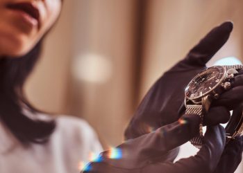 Maid steals employer’s diamond jewellery, gold, and Rolex watch worth over S$57K