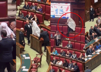 Italian MP Wears Ghost Costume in Parliament to Protest Referendum Restrictions