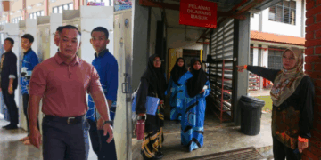 Army Veterans Step In As School Dorm Wardens To Curb Bullying in M’sia
