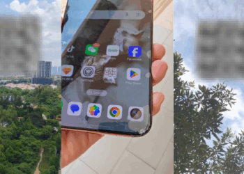 Phone Still Functions After Falling From 10th Floor While Recording