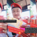 “Well rewarded!” — Security Guard Shows Stack of Angpaus Received During Chinese New Year Celebrations