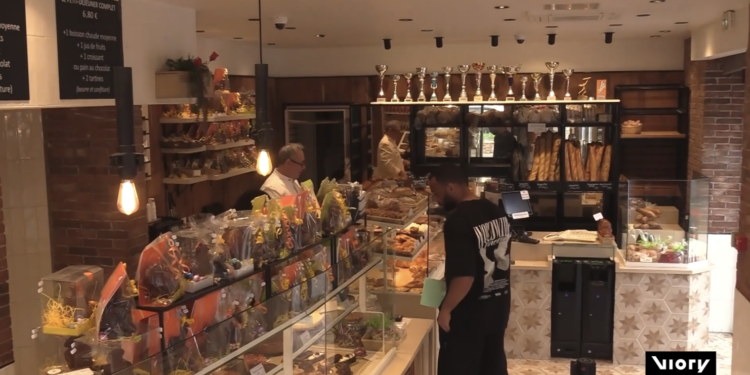 C’est combien?! – French baguettes and croissants get burned by global energy shock