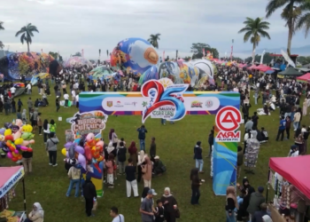 Flight of giants – Kaleidoscope of colour dazzles thousands at Indonesia’s Wonosobo Hot Air Balloon Festival during Eid