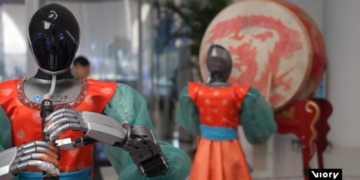 Robot cafe – Humanoids run automated food court and perform music at Beijing tech show