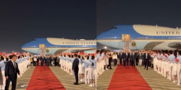 Get the flags out! – Chinese students greet Trump on arrival in Beijing