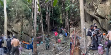 Rescue team locates five villagers trapped while gold hunting in Lao cave as operation enters critical phase