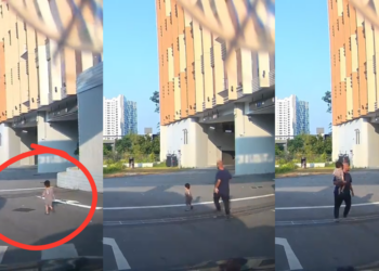 Toddler Runs Alone Onto Road Outside Punggol Coast Mall, Family Quickly Intervenes