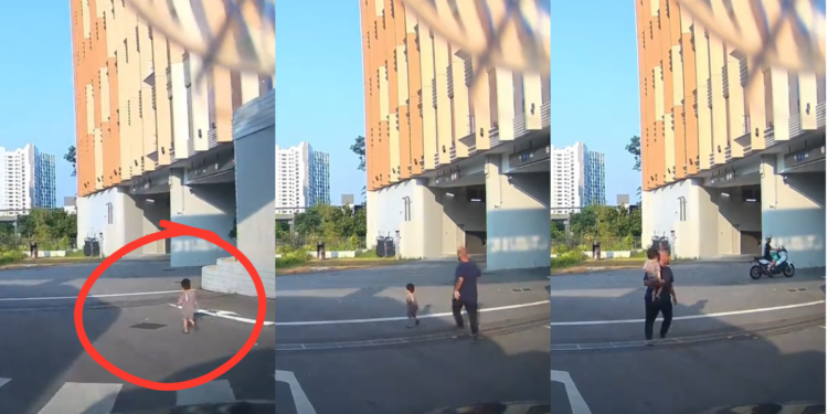 Toddler Runs Alone Onto Road Outside Punggol Coast Mall, Family Quickly Intervenes